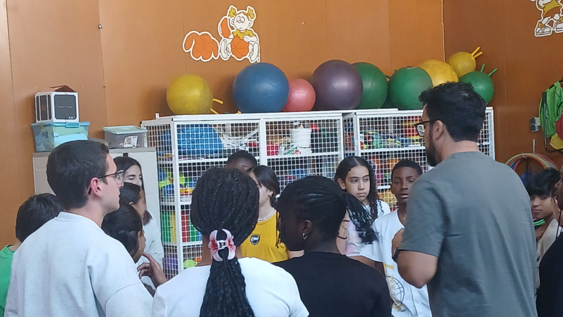 Fem Base | Pati de Valors SE AEM